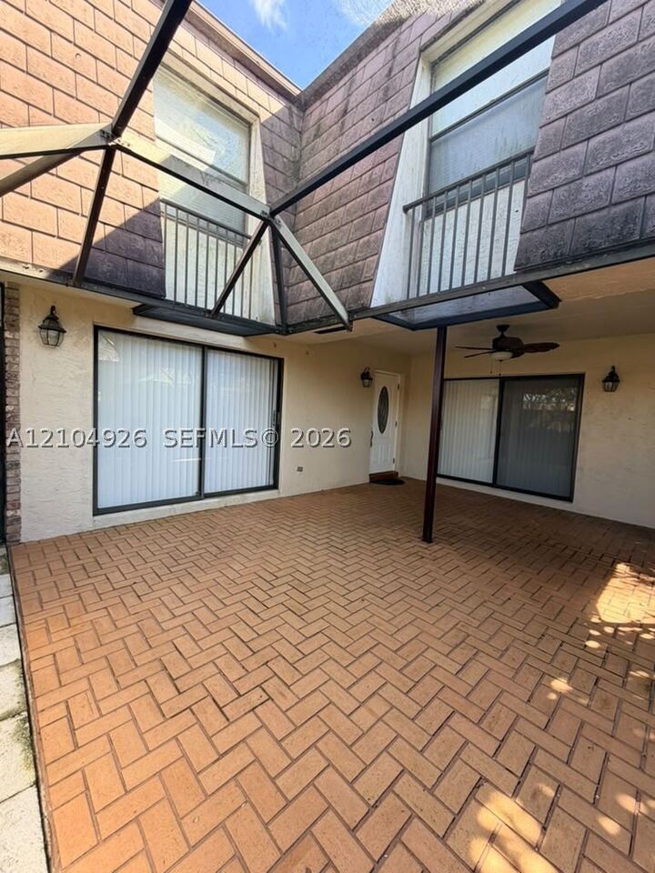 Property Photo:  7671 W Courtyard Run W  FL 33433 