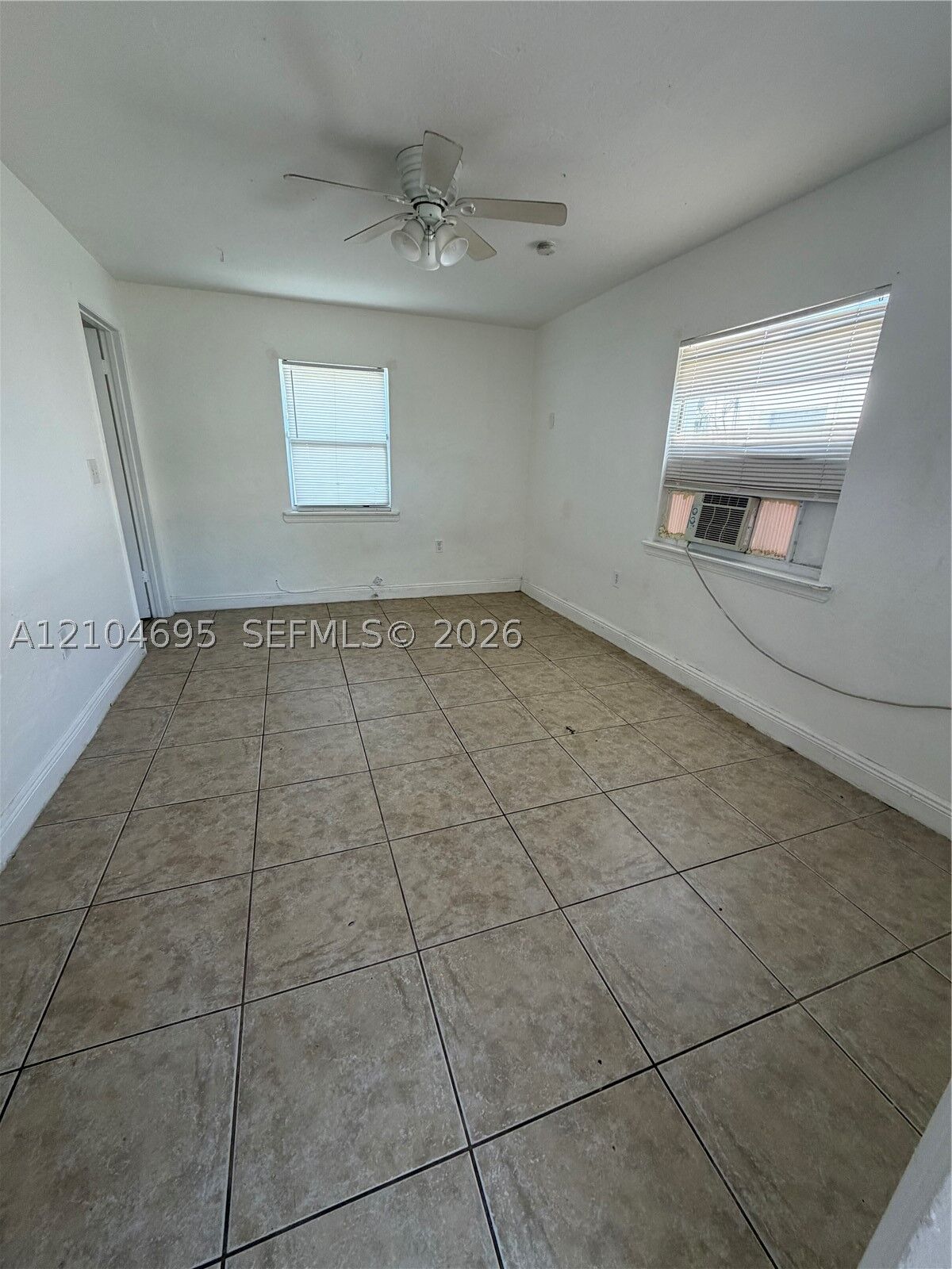 Property Photo:  1842 Johnson St 3  FL 33020 