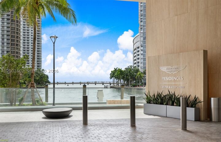 Property Photo: 300 Biscayne Boulevard Way 1205C FL 33131