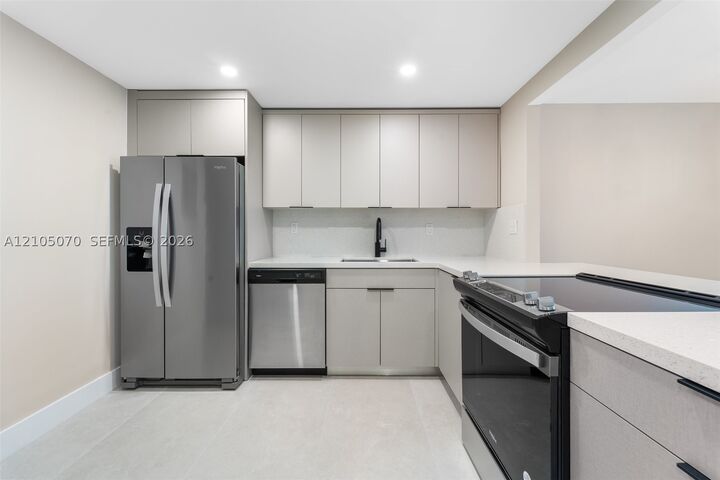 Property Photo:  1420 Brickell Bay Dr 1202E  FL 33131 