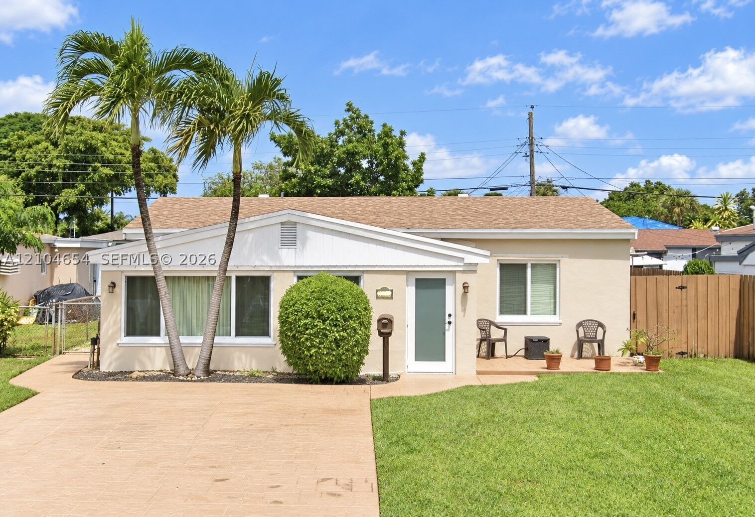 Property Photo: 1771 NE 180th St FL 33162
