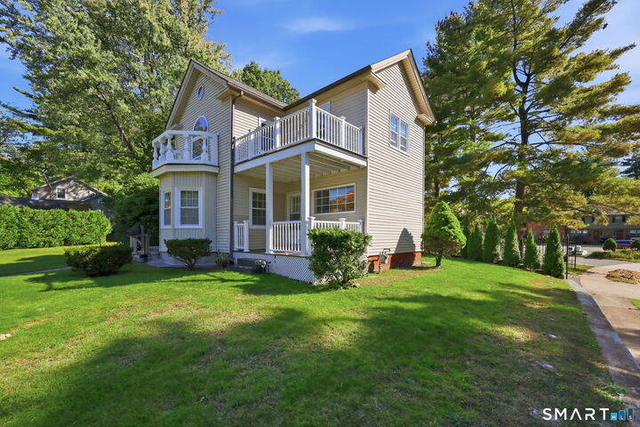 Property Photo:  292 Charter Oak Street  CT 06040 