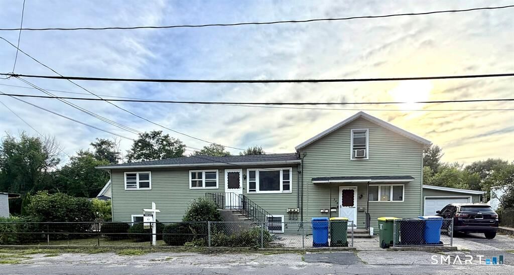 Property Photo:  348 Oak Street  CT 06705 