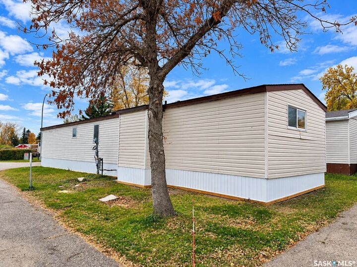 Property Photo:  1035 Boychuk Drive 34  SK S7H 5B2 