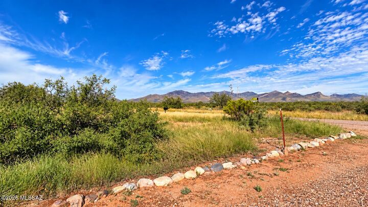Property Photo:  