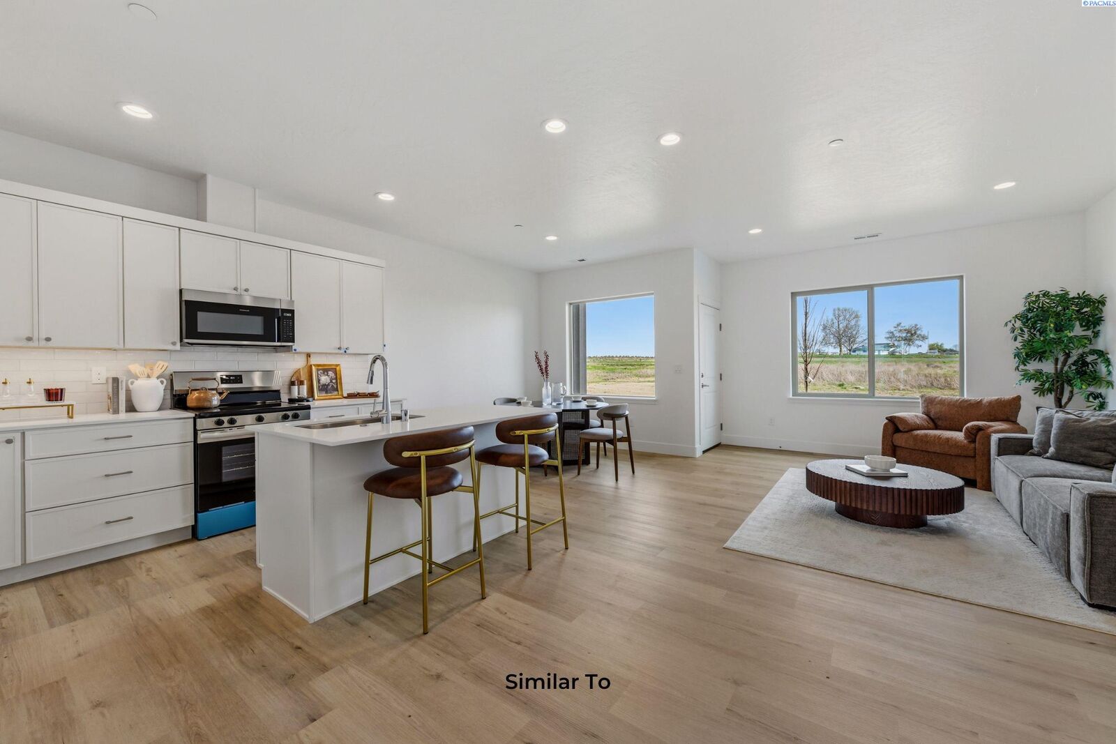 Property Photo: 4414 Road 114 WA 99301
