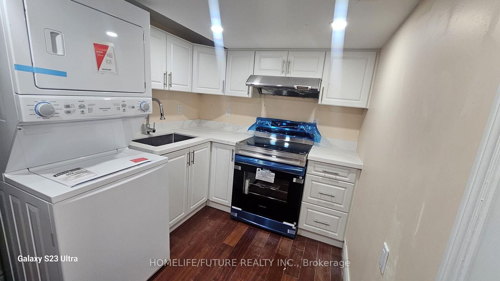 Property Photo: 1296 Margate Drive Bsmt ON L1K 2S5