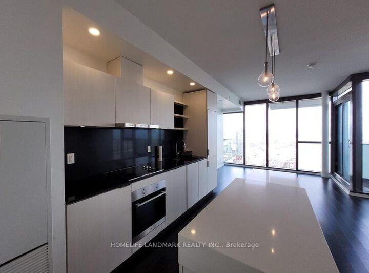 Property Photo:  16 Bonnycastle Street 3506  ON M5A 0C9 