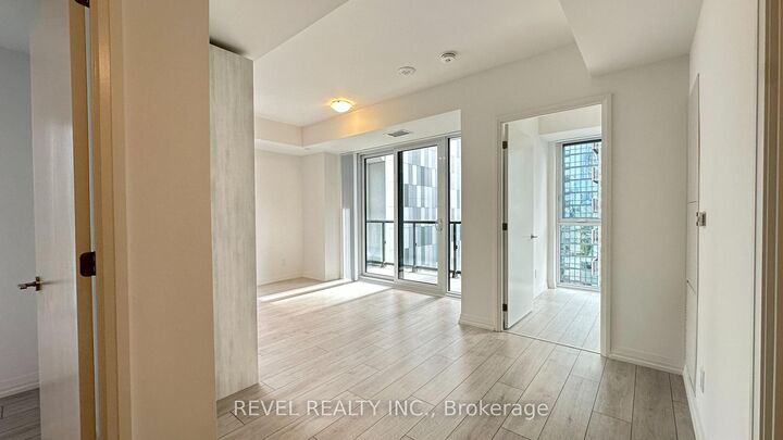 Property Photo:  400 King Street W 2808  ON M5V 0X8 