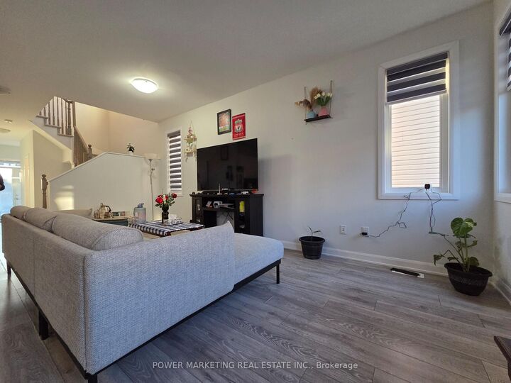 Property Photo: 571 Lilith Street ON K2J 6Z5