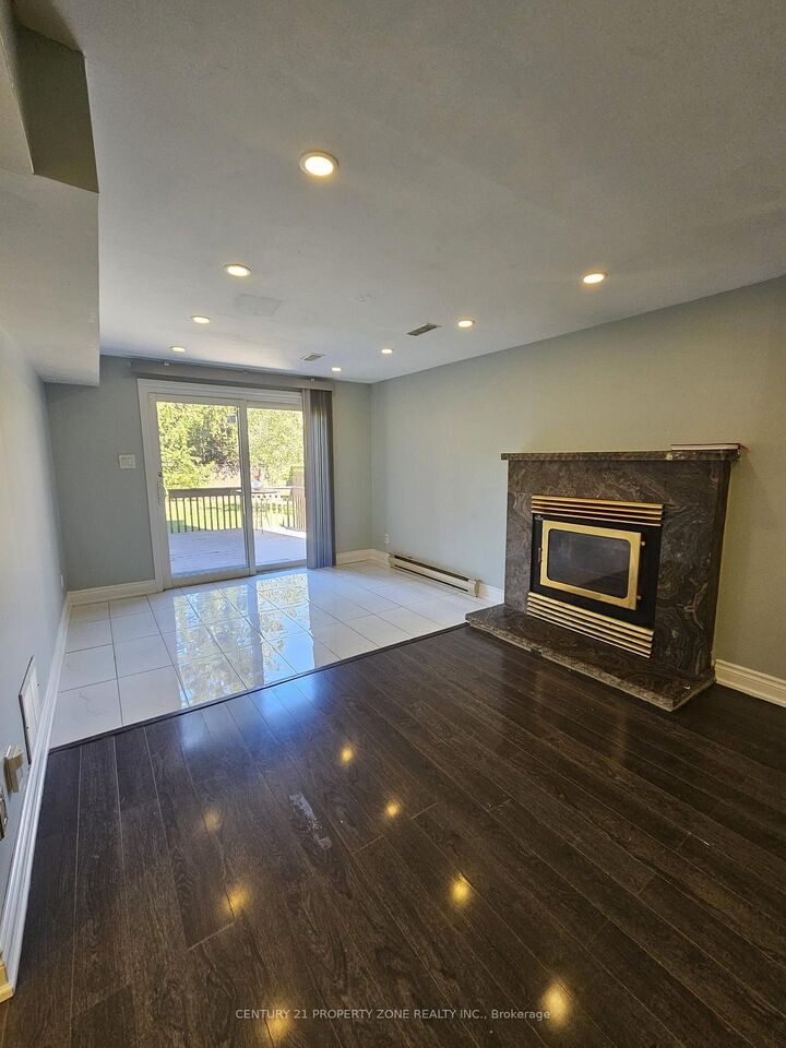 Property Photo: 4473 Marshdale Court ON L5M 4G2