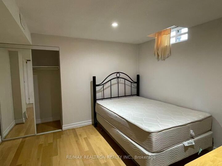 Property Photo:  226 Highglen Avenue Bsmt-Room 1  ON L3S 3H1 