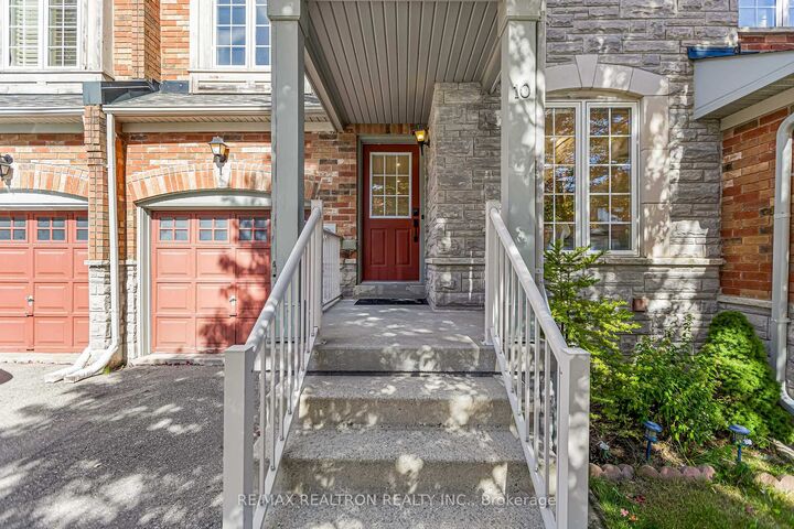 Property Photo: 10 Macgregor Avenue ON L4B 4S8