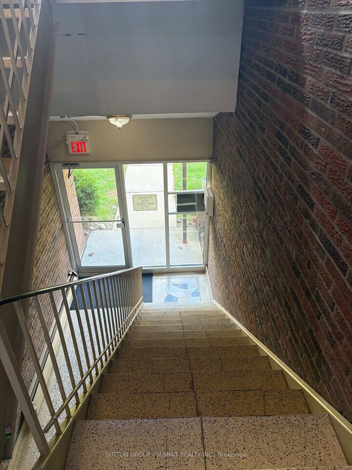 Property Photo:  616 Grey Street 5  ON N3S 4Y3 