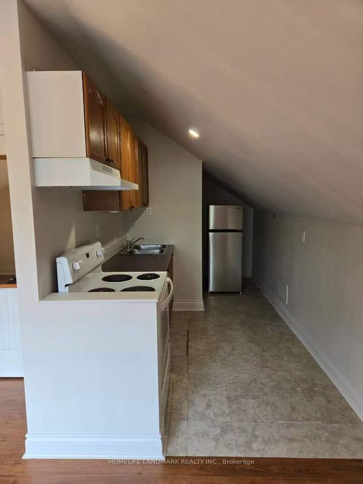 Property Photo:  9A Metro Road S  ON L4P 1V7 