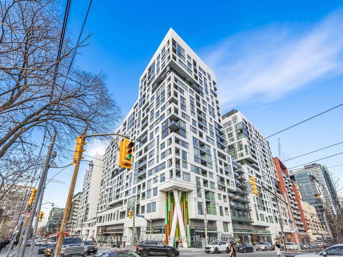 Property Photo: 27 Bathurst Street 901W ON M5V 0R1
