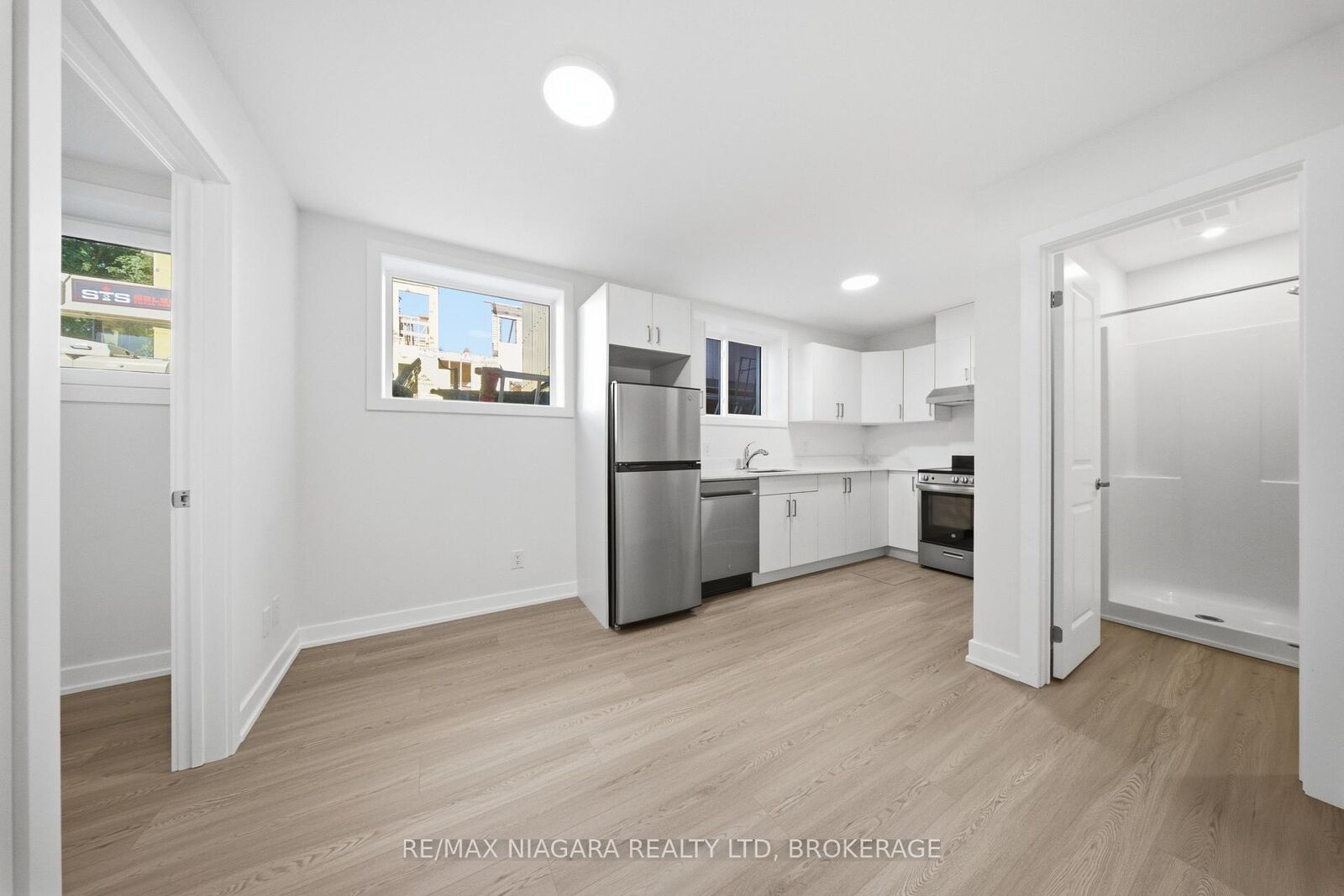 Property Photo:  140 Church Street B01  ON L2R 3E4 