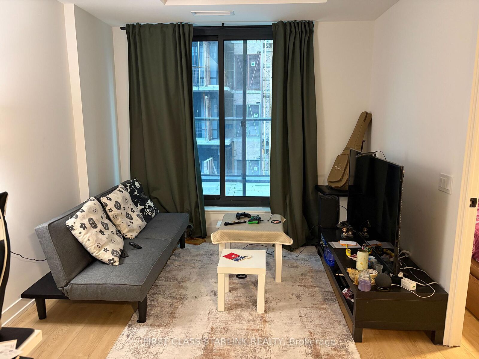 Property Photo:  35 Parliament Street 817  ON M5A 0Z5 