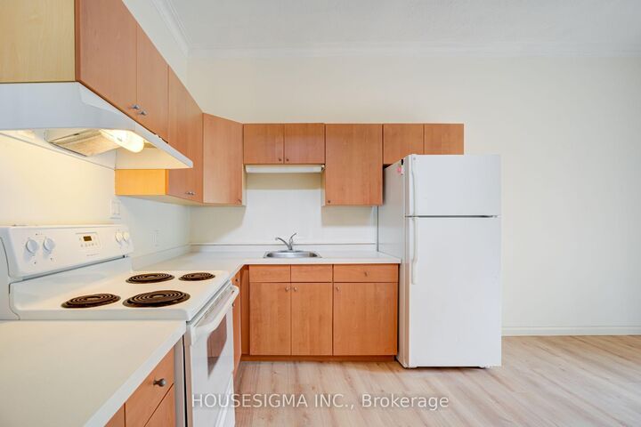 Property Photo:  22 Drury Lane Loft  ON L4M 3C6 