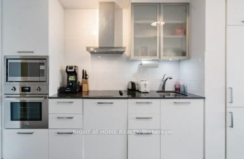 Property Photo:  14 York Street 3502  ON M5J 0B1 