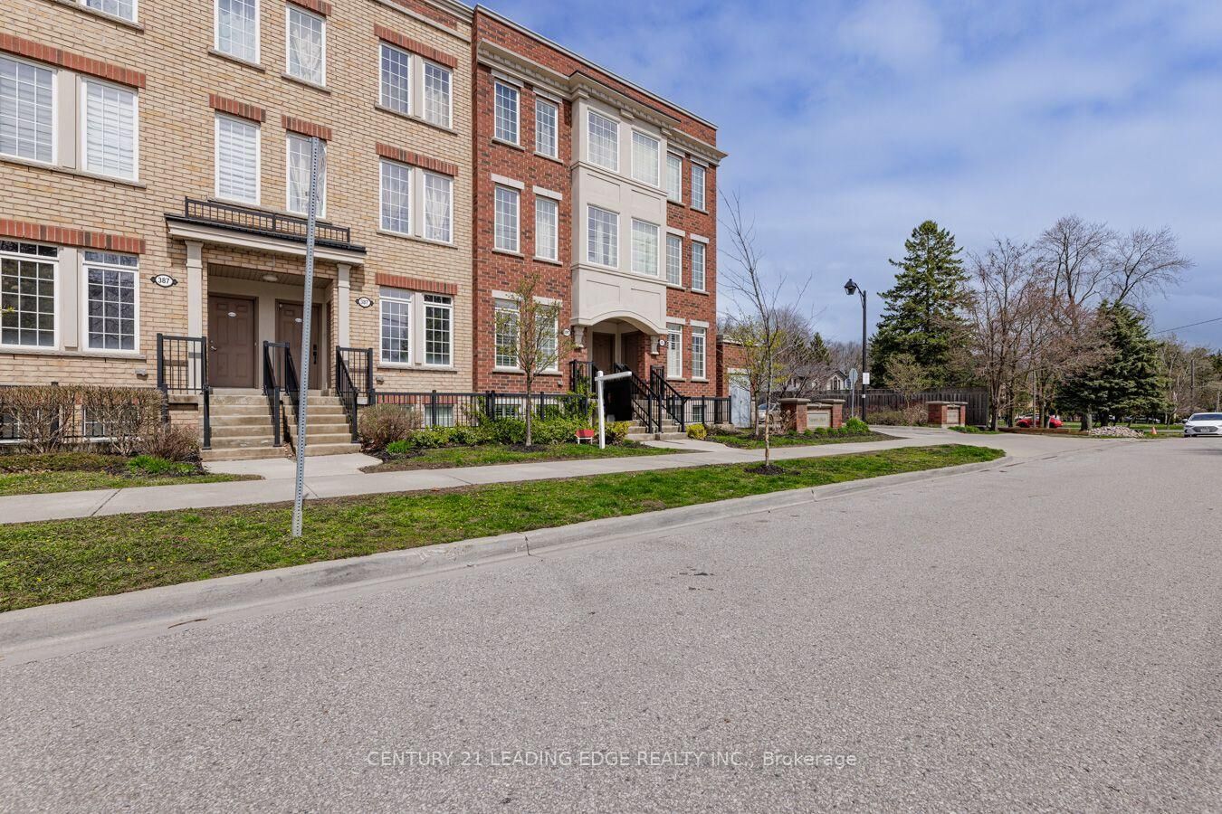 Property Photo: 387 Beechgrove Drive 88 ON M1E 4A2