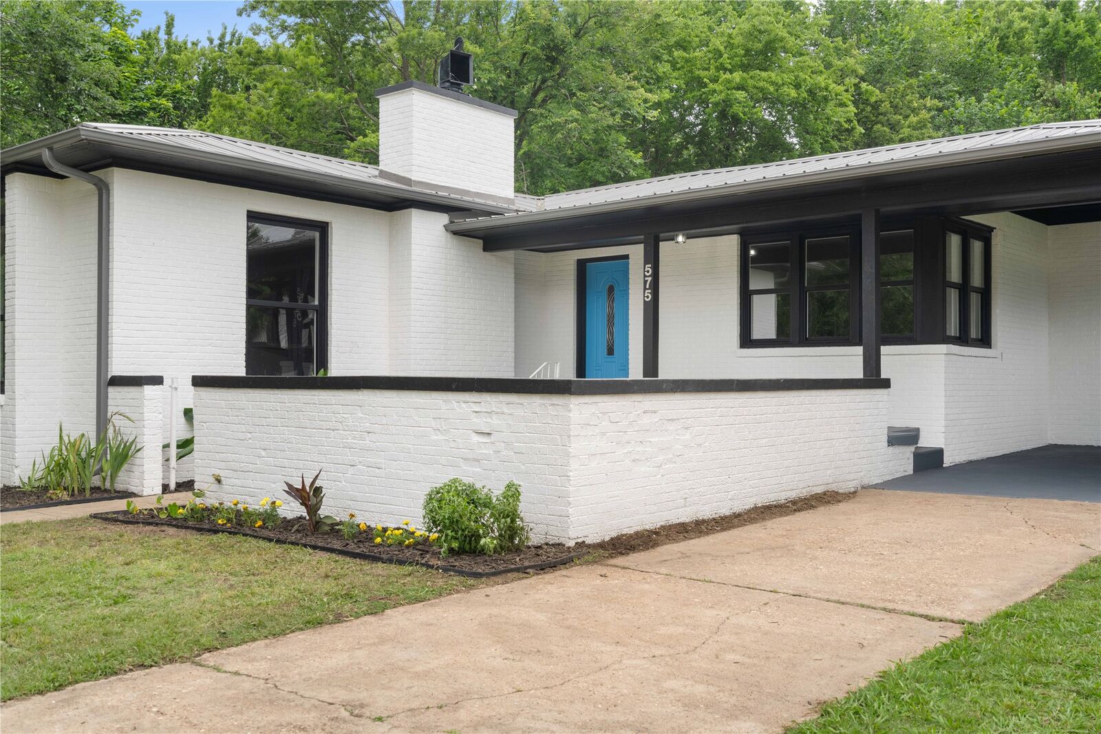 Property Photo:  575 N 7th Street  OK 74401 