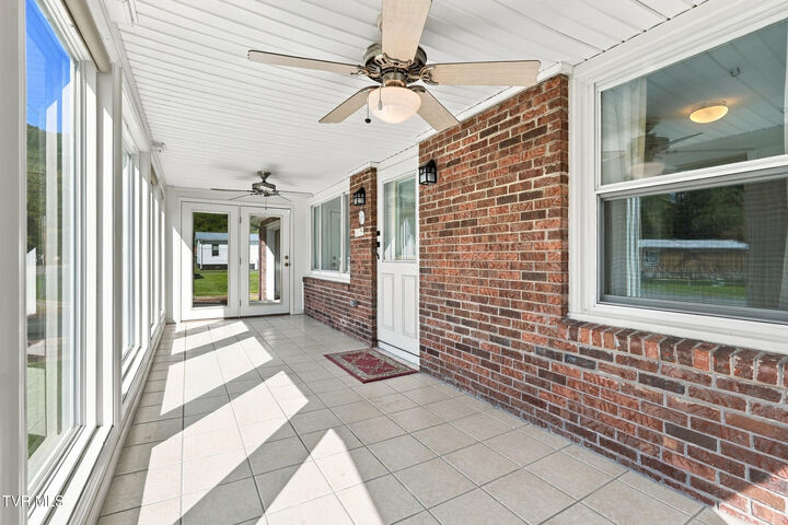 Property Photo:  212 East 26th Street  VA 24219 