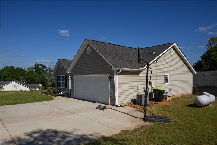 Property Photo:  102 Stanmoore Drive  SC 29621 