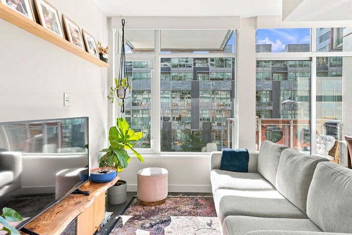 Property Photo:  161 E 1st Avenue 312  BC V6A 0G1 