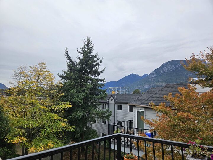 Property Photo:  40180 Willow Crescent 311  BC V8B 0M3 