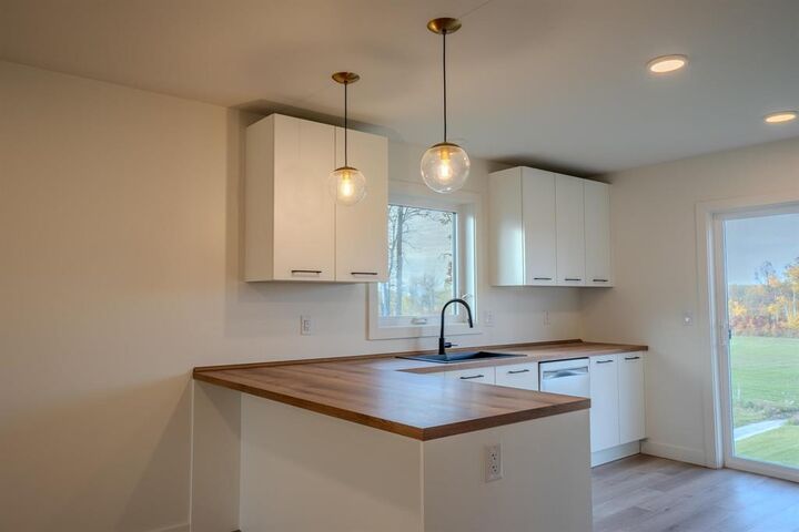 Property Photo:  26 Ciara Cove  MB R0A 0V2 