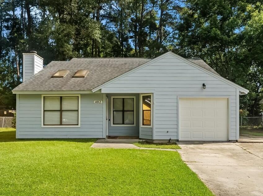 Property Photo:  402 Elliott Drive  SC 29456 