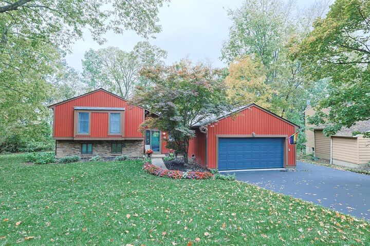 Property Photo: 7577 Whitehall Circle W OH 45069