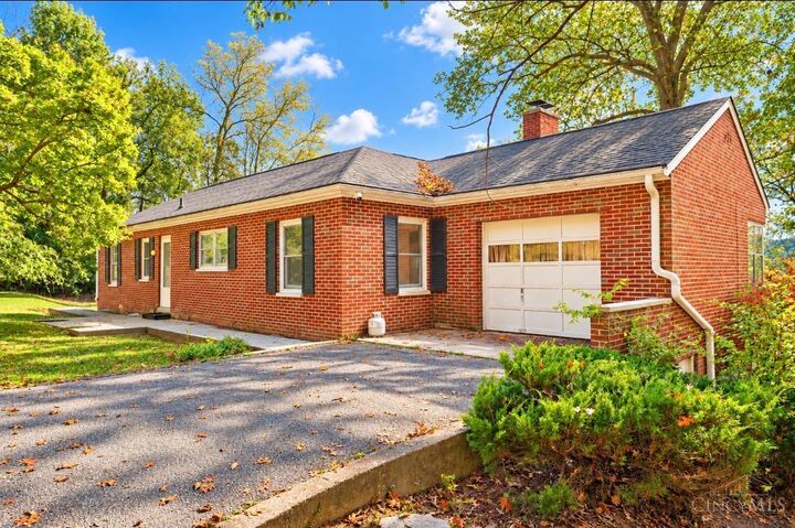 Property Photo:  1023 Bethel New Richmond Road  OH 45157 
