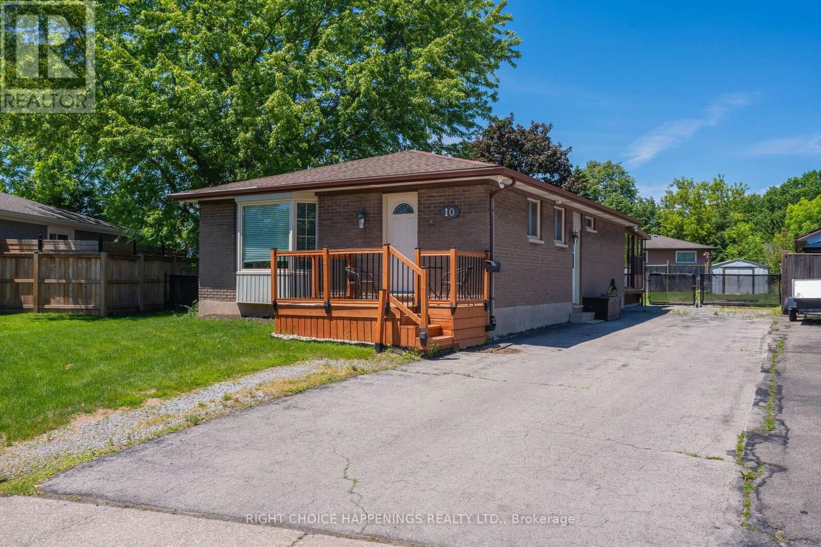 Property Photo:  10 Newleaf Crescent  ON L3C 6B4 