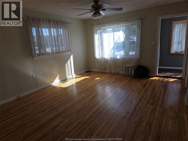 Property Photo:  130 Duff Avenue  ON N9V 2P7 