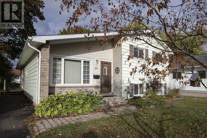 Property Photo:  59 Promenade Dr  ON P6B 5J5 