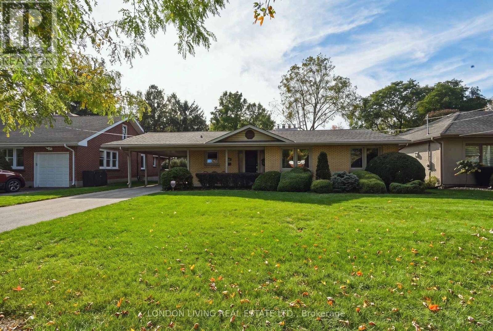 Property Photo:  69 Logan Avenue  ON N5Y 2P9 