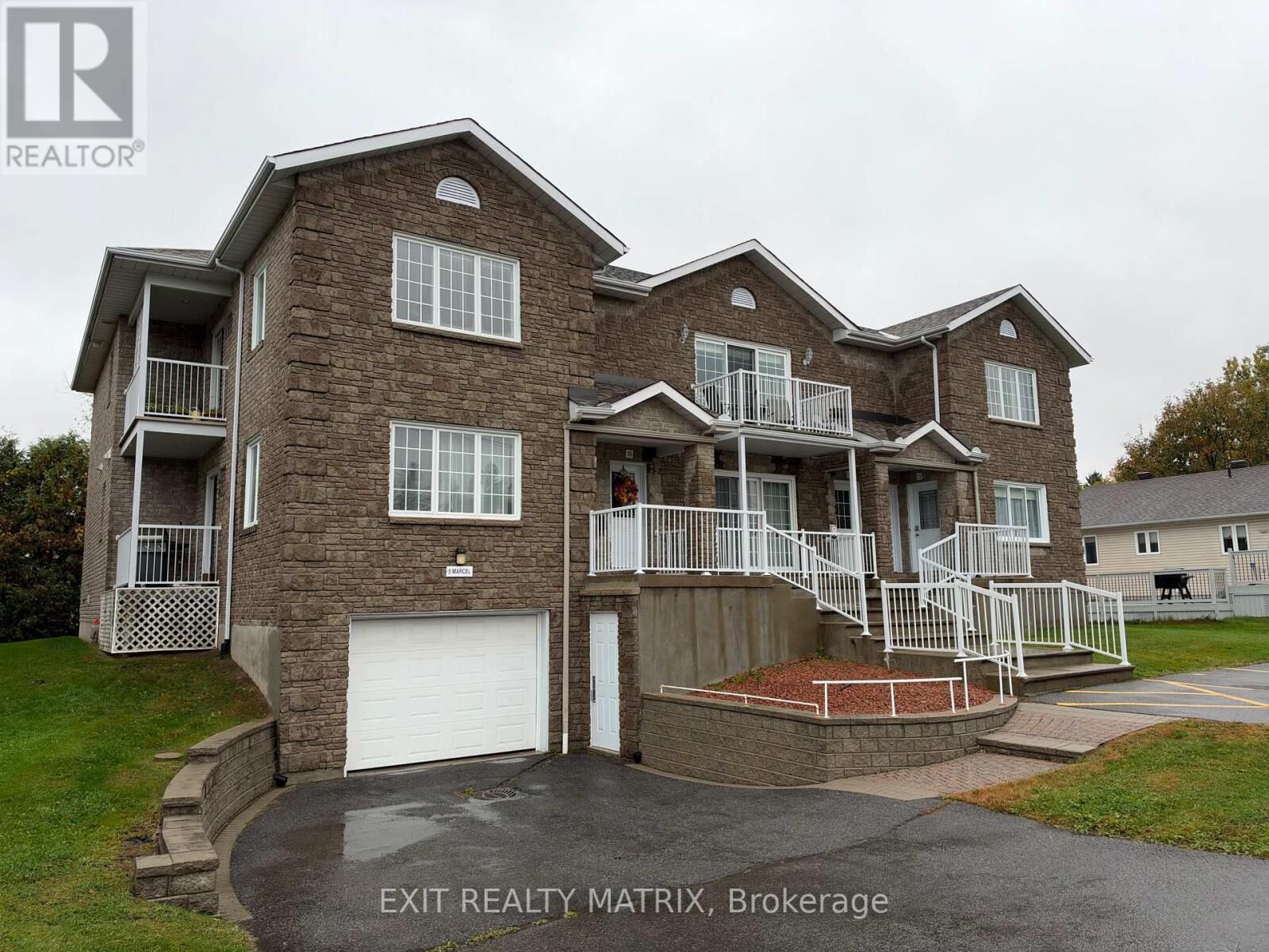 Property Photo:  5 Marcel Street 18  ON K0A 1W0 