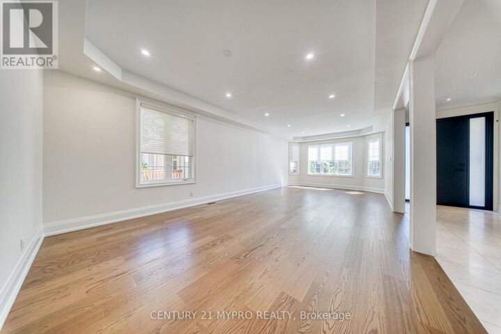 Property Photo:  238 Poyntz Avenue  ON M2N 1J7 
