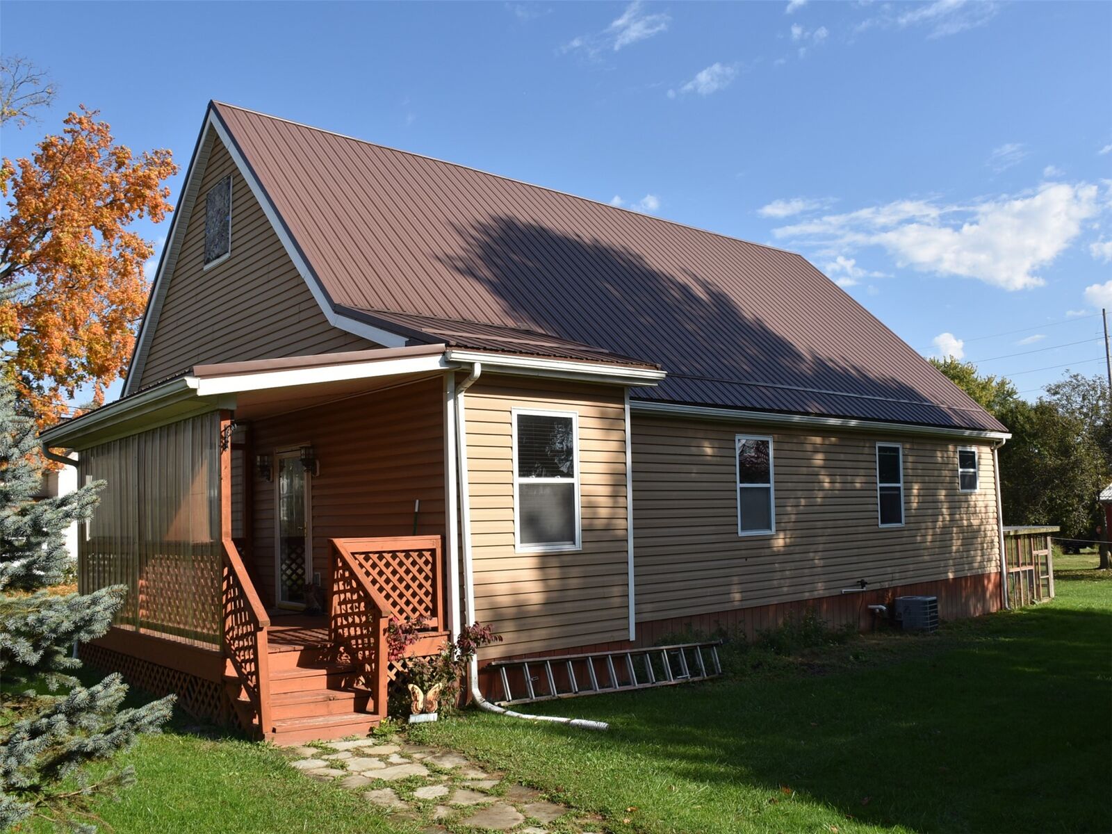 Property Photo:  6668 Main Street  PA 16131 