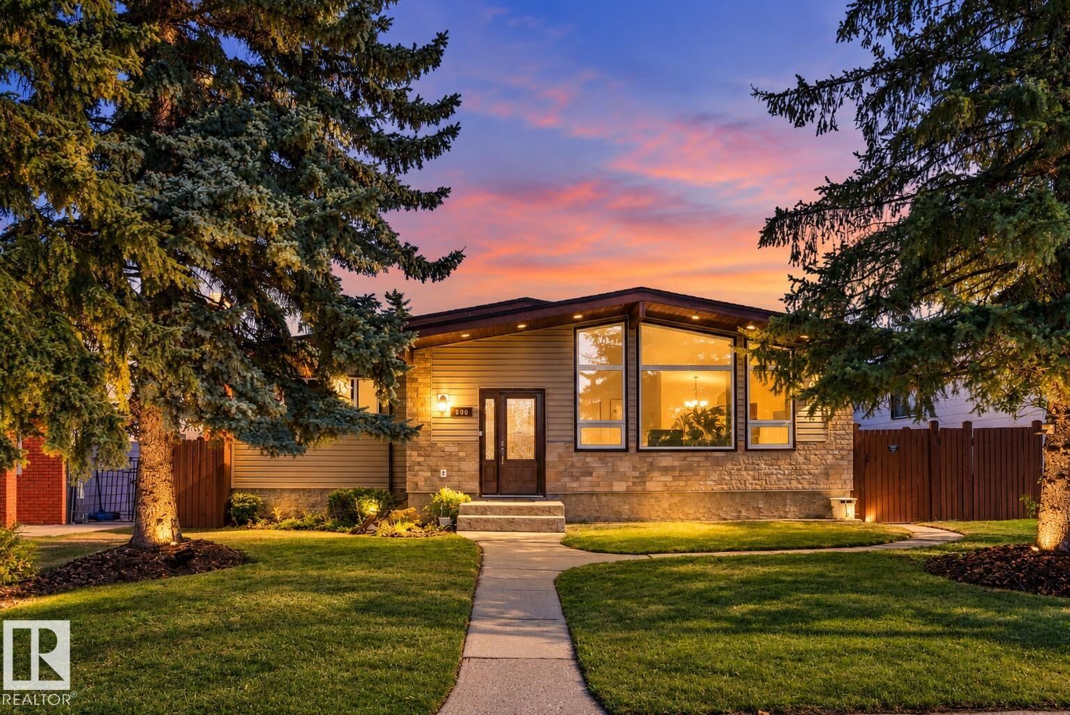 Property Photo:  800 Lee Ridge Road NW  AB T6K 0P8 