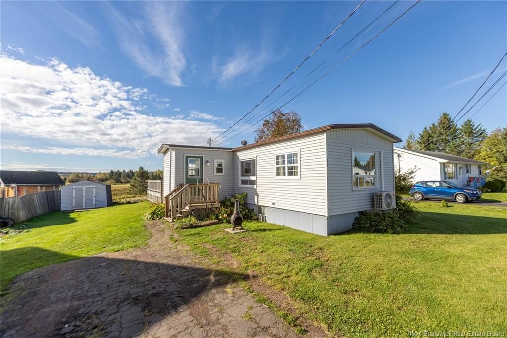 Property Photo: 14 Fairfield Road NB E4L 2X8