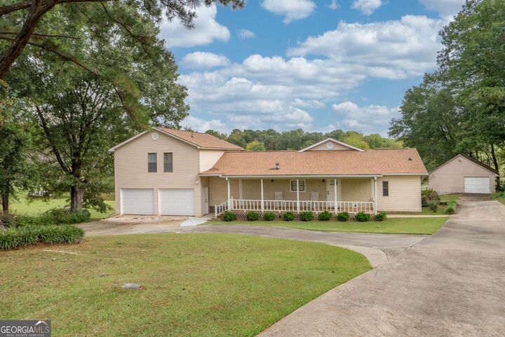 Property Photo:  1180 Green Briar Drive  GA 30650 