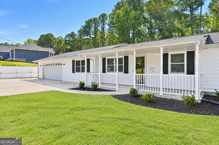 Property Photo: 220 E Crestwood Road GA 30290