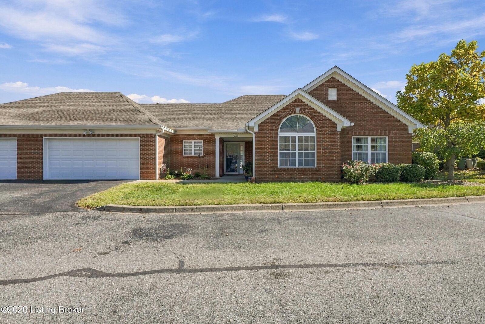 Property Photo:  6505 Park Club Cir  KY 40229 