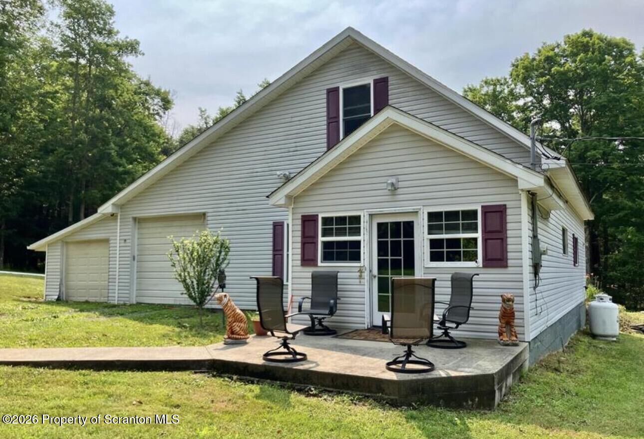 Property Photo:  