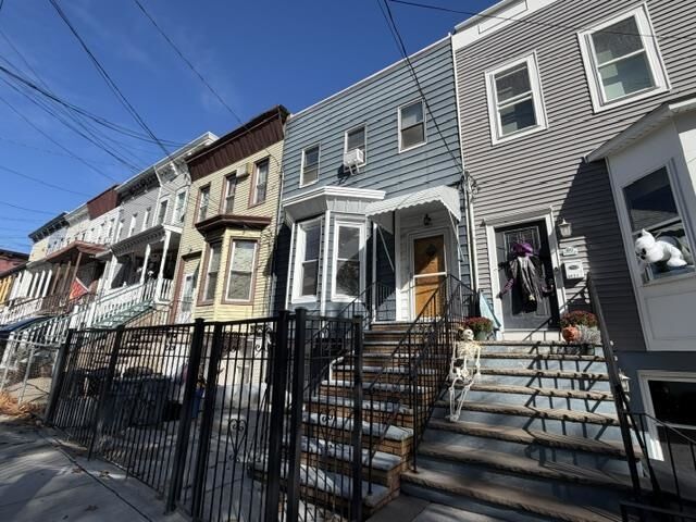 Property Photo:  82 Bowers St 1  NJ 07307 