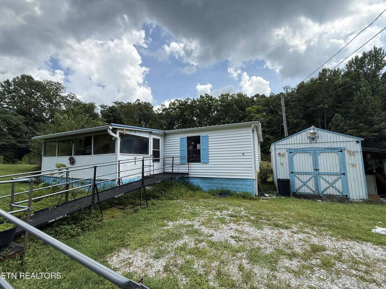 Property Photo: 106 Black Hollow Rd TN 37854
