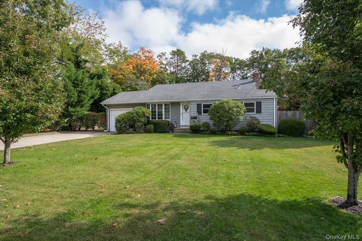 Property Photo:  991 Gardiner Drive  NY 11706 